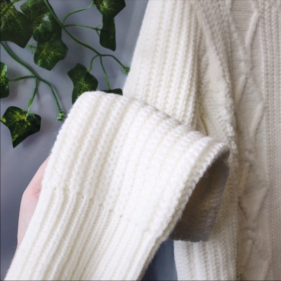 Forever 21 White Knit Crewneck Sweater - Picture 5 of 5